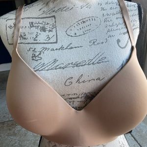 Victoria secret t shirt lightly lined wireless bra